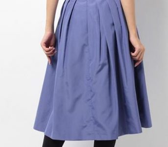 校閲ガールスカート