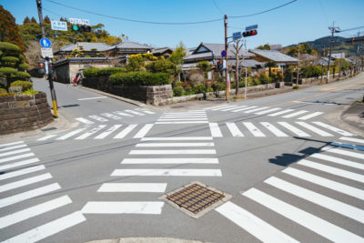 横断歩道の白線の幅や長さには基準があった しましま